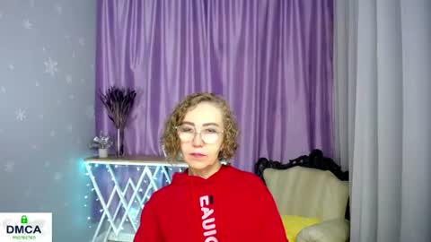 Snapshot of queen_a_n_i chatting on June 18, 5:41 am A N I Ill be here on December 1st online show from June 18, 5:41 am