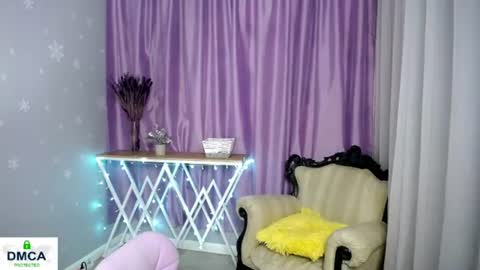 Snapshot of queen_a_n_i chatting on June 20, 6:05 am A N I Ill be here on December 1st online show from June 20, 6:05 am