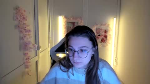 Amelie online show from May 1, 9:25 am