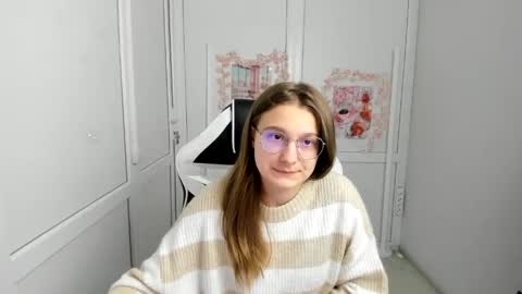Snapshot of queen_amelie chatting on May 31, 8:43 am Amelie online show from May 31, 8:43 am