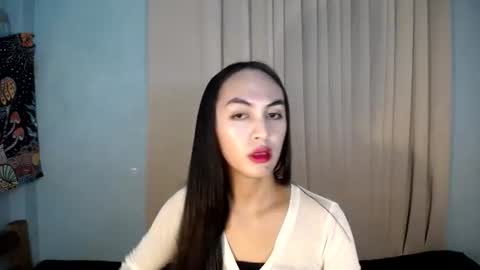 Snapshot of queen_danaya chatting on June 26, 2:05 am queen_danaya online show from June 26, 2:05 am