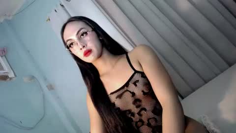 Snapshot of queen_danaya chatting on July 2, 10:21 am queen_danaya online show from July 2, 10:21 am