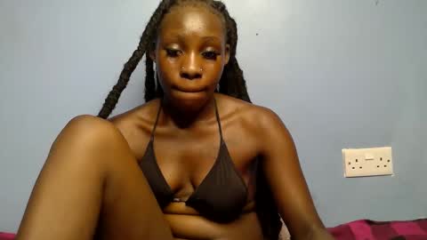 queen_dark2 online show from March 15, 6:36 pm