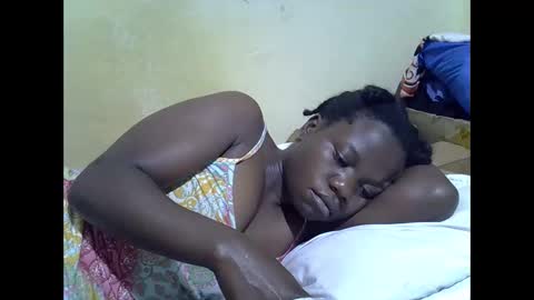 Snapshot of queen_darling3 chatting on October 31, 11:50 pm Gentrix online show from October 31, 11:50 pm