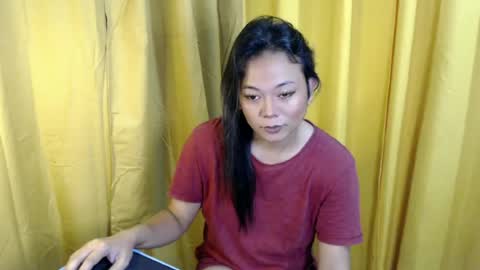 Snapshot of queen_ennah chatting on June 14, 7:16 pm queen_ennah online show from June 14, 7:16 pm