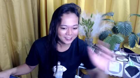 Snapshot of queen_ennah chatting on July 18, 12:53 pm queen_ennah online show from July 18, 12:53 pm