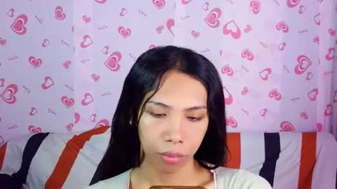 queen_gia online show from July 27, 6:15 pm