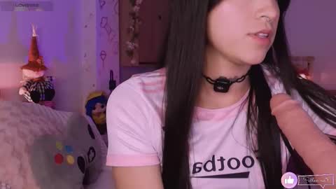 Snapshot of queen_gummy chatting on October 9, 1:47 am saloo online show from October 9, 1:47 am