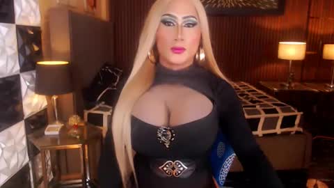 queen_horsecock online show from May 3, 8:04 pm