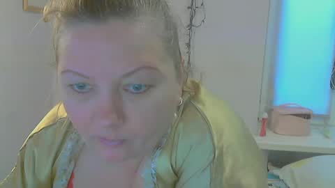 queen_jane8 online show from January 9, 10:52 am