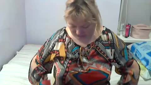 Snapshot of queen_jane8 chatting on July 6, 4:31 pm queen_jane8 online show from July 6, 4:31 pm