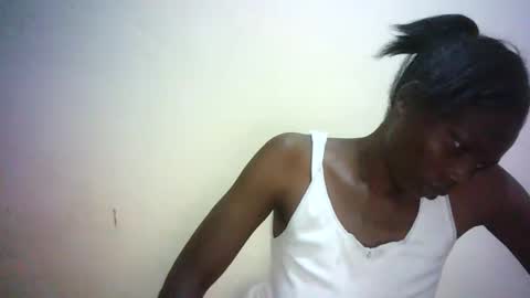 Snapshot of queen_joan chatting on February 26, 2:04 am queen_joan online show from February 26, 2:04 am
