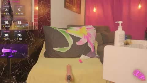 Snapshot of queen_kamil chatting on July 11, 4:04 am queen_kamil online show from July 11, 4:04 am