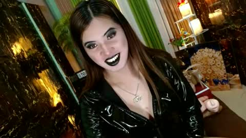 Snapshot of queen_kendalx19 chatting on July 3, 1:34 am Kendal online here from 6am-3pm philippine time online show from July 3, 1:34 am