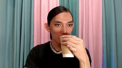 Snapshot of queen_lucifer chatting on November 25, 8:14 am Queen Lucifer online show from November 25, 8:14 am