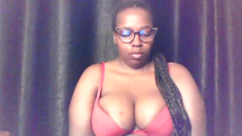 Snapshot of queen_melanine chatting on July 25, 4:10 am QUEEN online show from July 25, 4:10 am