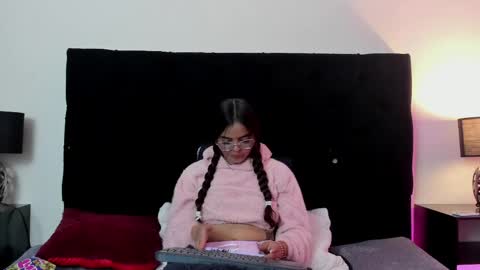 Snapshot of queen_misy chatting on May 10, 9:20 pm queen_misy online show from May 10, 9:20 pm