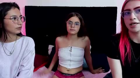 Snapshot of queen_misy chatting on June 14, 2:24 am queen_misy online show from June 14, 2:24 am