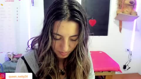Snapshot of queen_natttyy chatting on January 10, 11:11 am queen_natttyy online show from January 10, 11:11 am