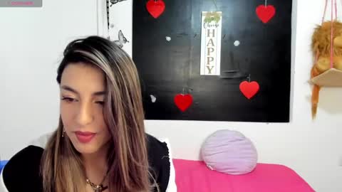 Snapshot of queen_natttyy chatting on January 22, 4:02 am queen_natttyy online show from January 22, 4:02 am