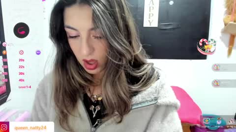 Snapshot of queen_natttyy chatting on January 31, 3:52 am queen_natttyy online show from January 31, 3:52 am