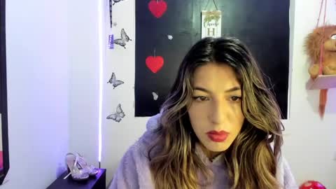 Snapshot of queen_natttyy chatting on February 18, 1:00 pm queen_natttyy online show from February 18, 1:00 pm