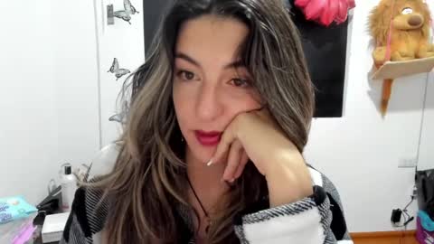 Snapshot of queen_natttyy chatting on February 21, 4:40 am queen_natttyy online show from February 21, 4:40 am