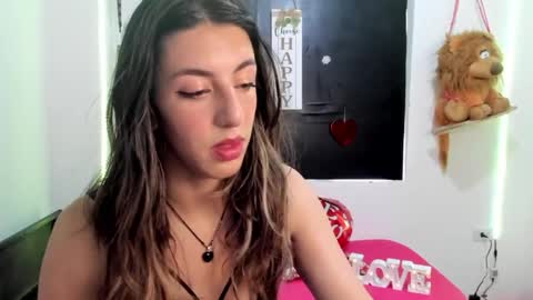 Snapshot of queen_natttyy chatting on March 7, 2:23 pm queen_natttyy online show from March 7, 2:23 pm