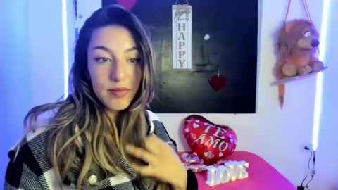 Snapshot of queen_natttyy chatting on March 9, 3:32 am queen_natttyy online show from March 9, 3:32 am