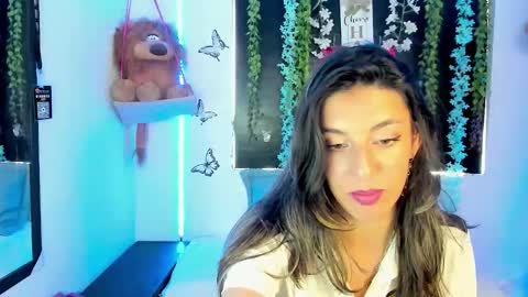 Snapshot of queen_natttyy chatting on February 20, 3:34 pm queen_natttyy online show from February 20, 3:34 pm