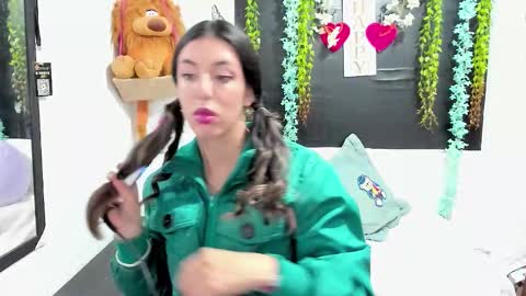 Snapshot of queen_natttyy chatting on February 24, 1:20 pm queen_natttyy online show from February 24, 1:20 pm