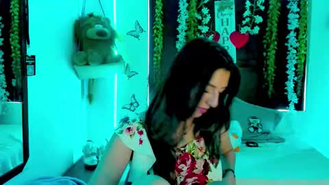 Snapshot of queen_natttyy chatting on March 16, 2:21 pm queen_natttyy online show from March 16, 2:21 pm
