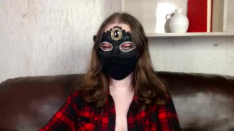 Snapshot of queen_nora chatting on May 7, 10:26 pm Nora online show from May 7, 10:26 pm