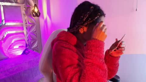   online show from March 5, 12:12 pm