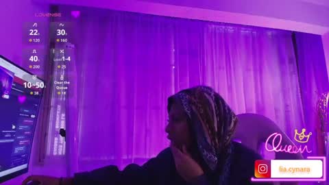 Snapshot of queen_perla_ chatting on May 21, 12:01 pm online show from May 21, 12:01 pm