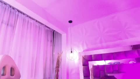 Snapshot of queen_perla_ chatting on May 26, 12:12 pm online show from May 26, 12:12 pm