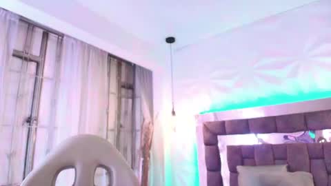 Snapshot of queen_perla_ chatting on June 19, 12:09 pm online show from June 19, 12:09 pm