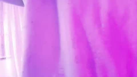 Snapshot of queen_perla_ chatting on June 21, 12:19 pm online show from June 21, 12:19 pm