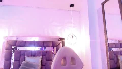 Snapshot of queen_perla_ chatting on July 1, 12:07 pm online show from July 1, 12:07 pm