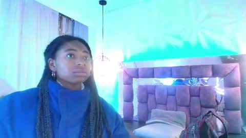 Snapshot of queen_perla_ chatting on July 3, 12:11 pm online show from July 3, 12:11 pm