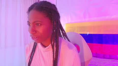 Snapshot of queen_perla_ chatting on July 4, 1:34 am online show from July 4, 1:34 am