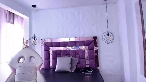 Snapshot of queen_perla_ chatting on July 12, 12:07 pm online show from July 12, 12:07 pm