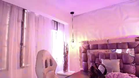 Snapshot of queen_perla_ chatting on July 13, 12:41 pm online show from July 13, 12:41 pm