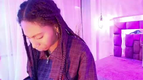 Snapshot of queen_perla_ chatting on July 16, 12:33 pm online show from July 16, 12:33 pm