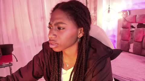 Snapshot of queen_perla_ chatting on July 28, 2:13 pm online show from July 28, 2:13 pm
