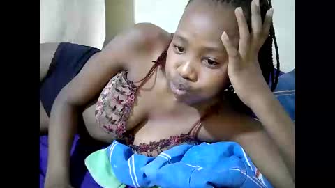 Snapshot of queen_slender chatting on June 1, 6:42 pm queen_slender online show from June 1, 6:42 pm