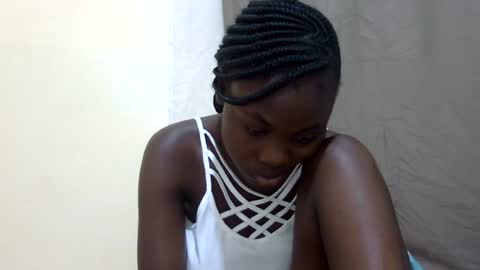 Snapshot of queen_zari1 chatting on June 15, 5:37 pm queen_zari1 online show from June 15, 5:37 pm