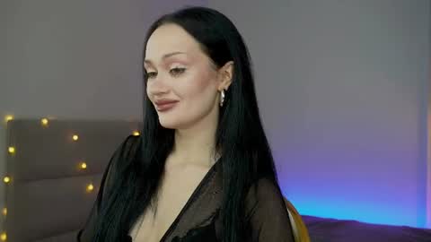 Snapshot of queenaliss chatting on June 14, 5:20 am Your world and the universe Aliss online show from June 14, 5:20 am