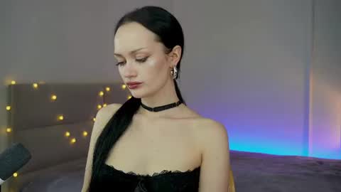 Snapshot of queenaliss chatting on June 24, 7:51 am Your world and the universe Aliss online show from June 24, 7:51 am