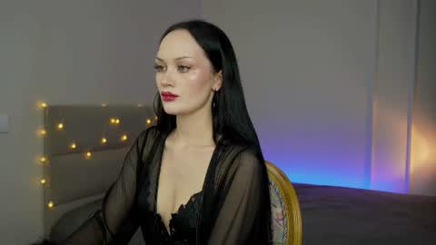 Snapshot of queenaliss chatting on July 5, 1:18 pm Your world and the universe Aliss online show from July 5, 1:18 pm